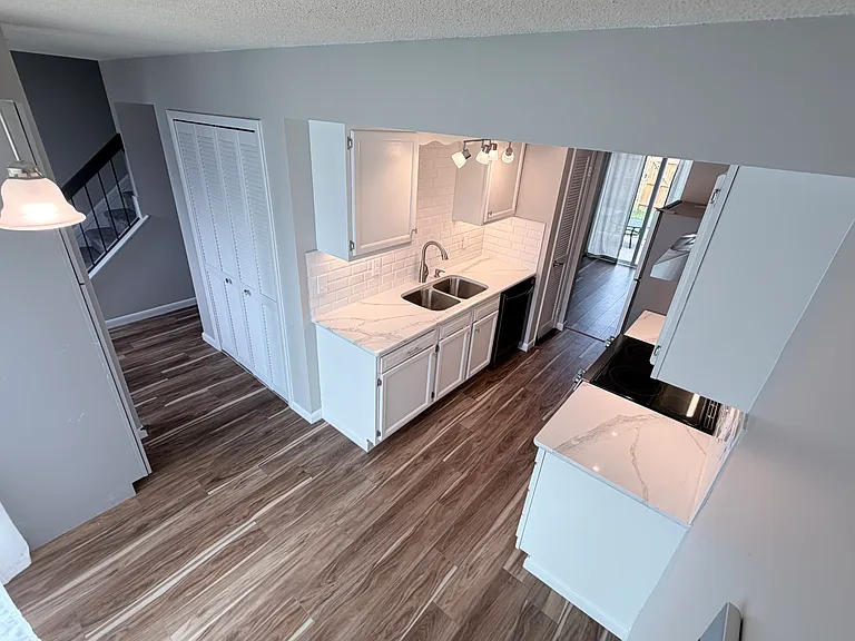 649 Governors Way — Photo 11