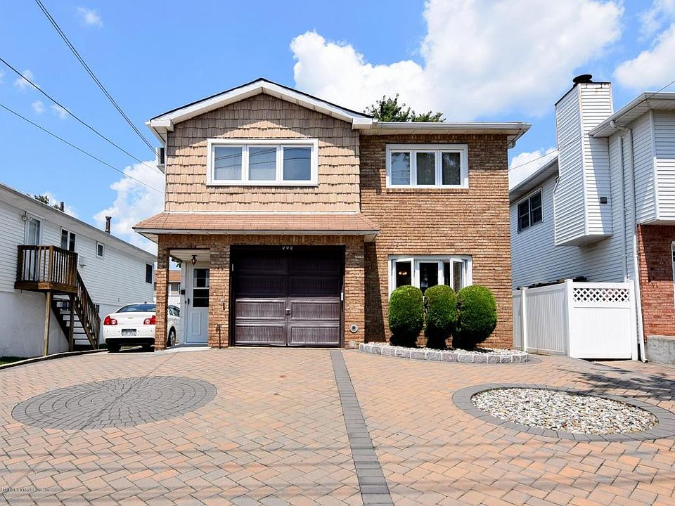 1st image of 555 Edgegrove Ave