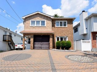 555 Edgegrove Ave, Staten Island, NY 10312