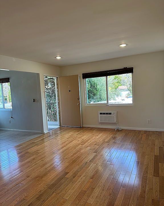 1st image of 4975 N Clybourn Ave #C