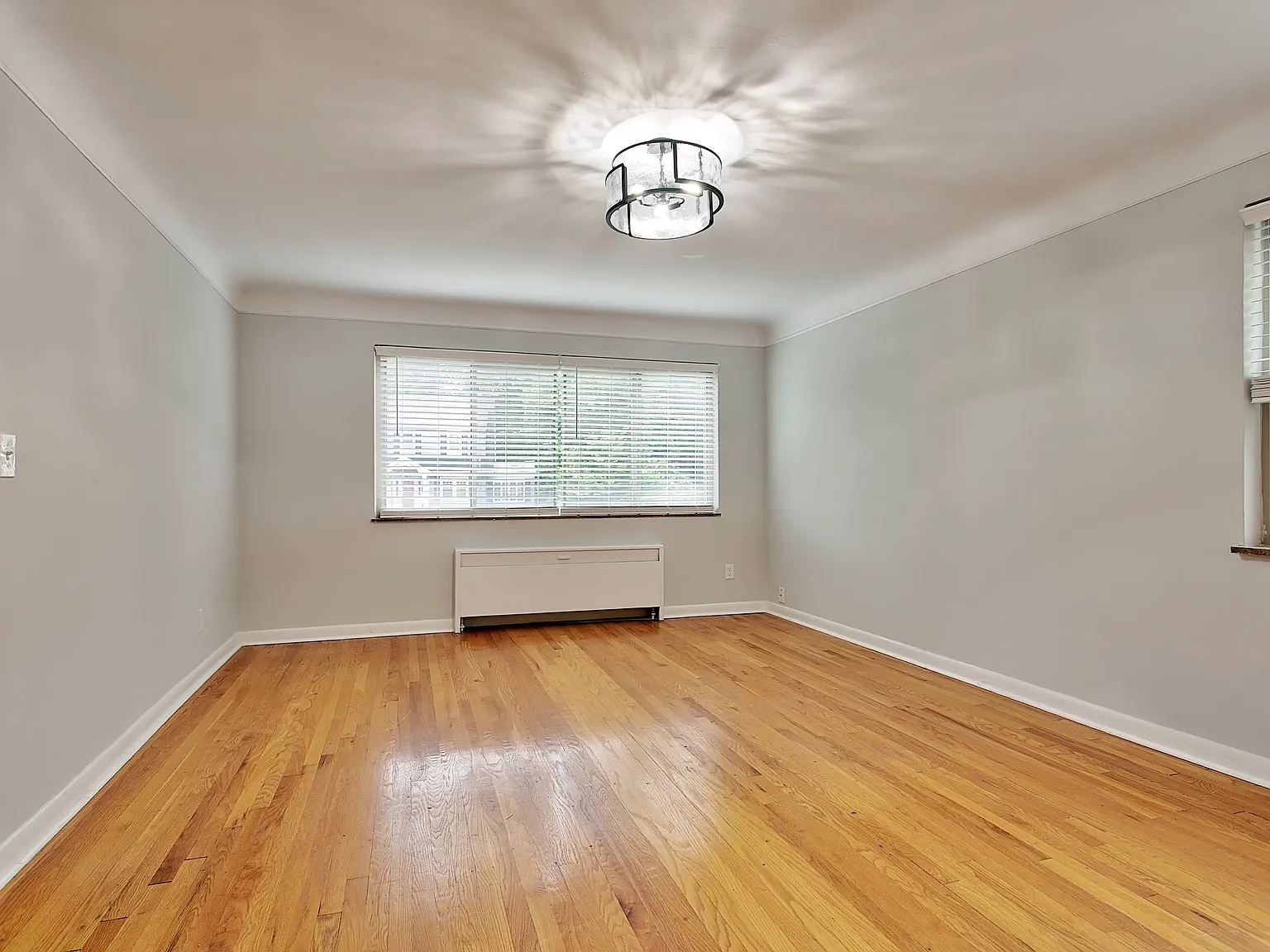 1 bed, 900 sqft, $1,395 — Photo 3