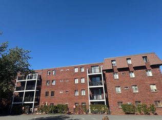 5 Washington St APT B2, Reading, MA 01867