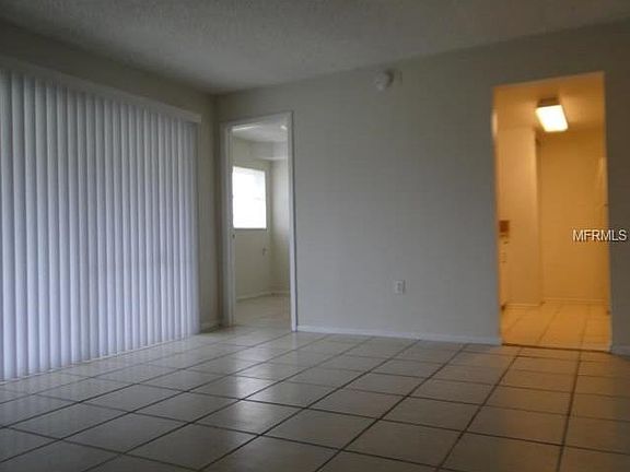 4th image of 847 Sky Lake Cir APT C