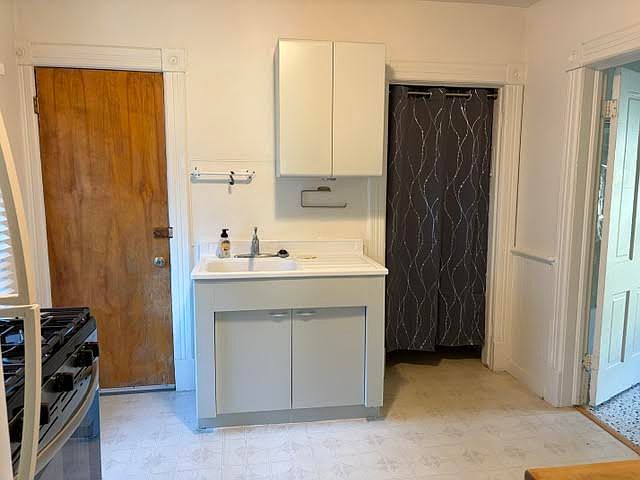1st image of 842 Spaight St #2