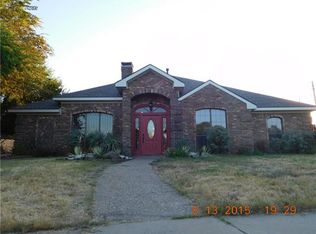 2 Country Pl, Lucas, TX 75002