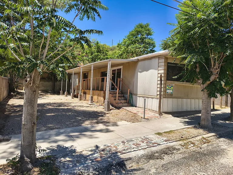 236 N Miami Ave — Photo 1