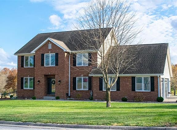 2nd image of 942 Bay Pointe Dr