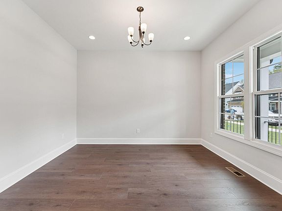 3rd image of 269 Ivy Ridge Rd