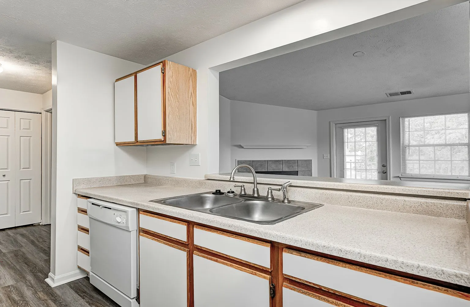 Bayshore Apartments — Photo 4