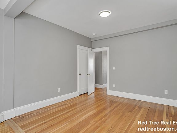 5th image of 142 Sutherland Rd #U1