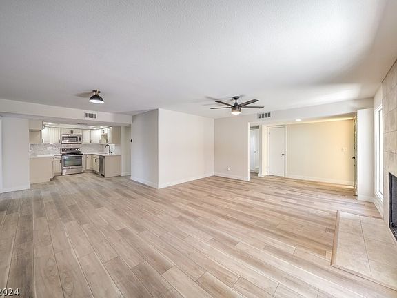 5th image of 2675 Heritage Ct #0