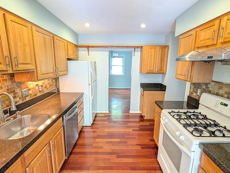 3011 Winter Pine Ct — Photo 5