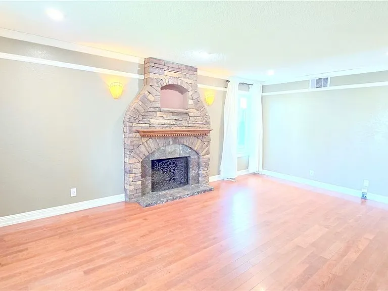 1368 N Balboa Ave — Photo 6