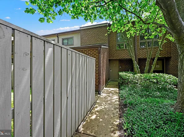 12 Fencepost Ct #I, Pikesville, MD 21208