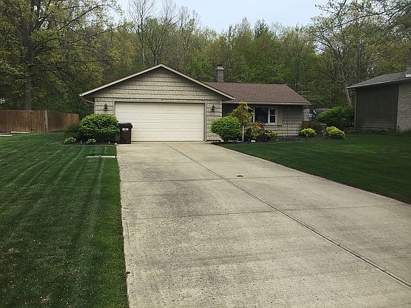 2nd image of 362 Deepwood Ln