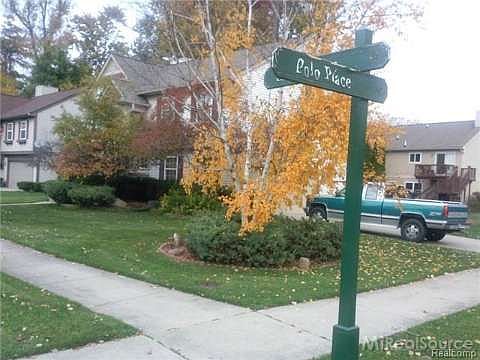 2nd image of 881 Canter Ln