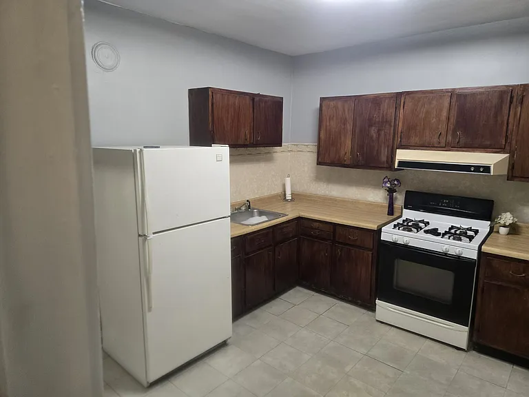 4021 Pulaski St #1 — Photo 2
