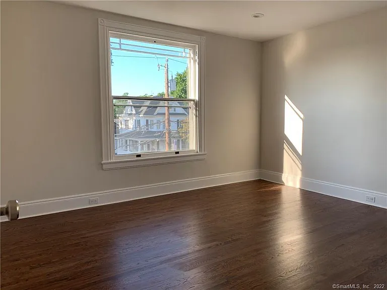 4 Morgan Ave — Photo 23