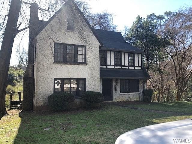 1st image of 5 Pinehurst Dr