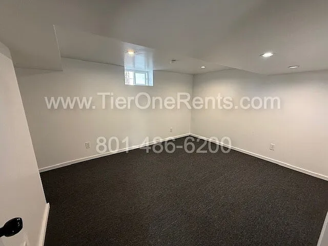 556 S Navajo St — Photo 19