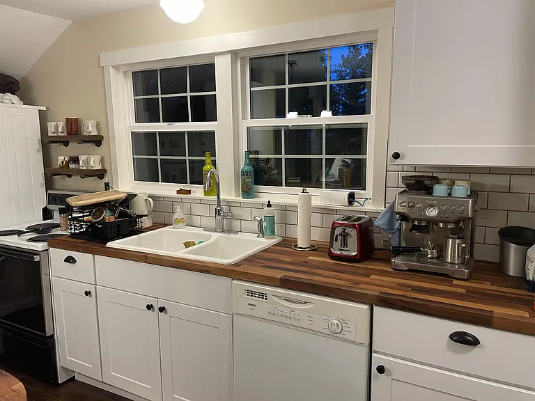 NW Highland Dr — Photo 12