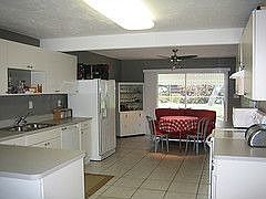 Large updated kitchen
