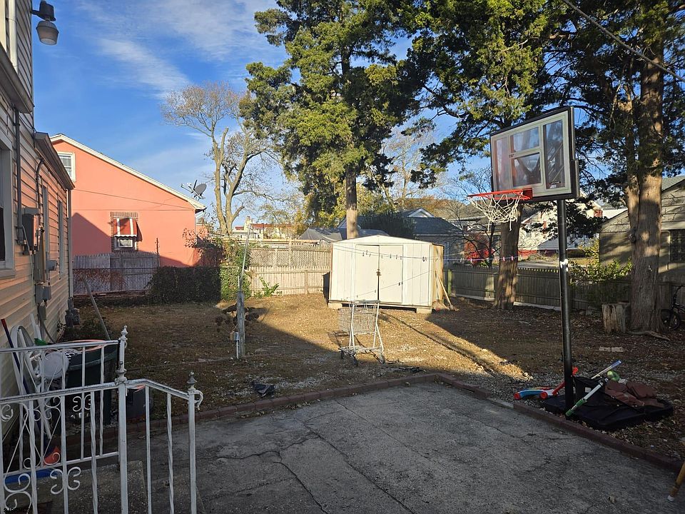 2nd image of 28 Tunis Ave