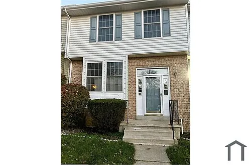 21 Samantha Ct Photo 1