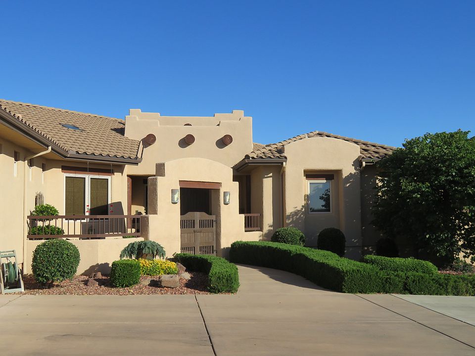 front of house from drive 