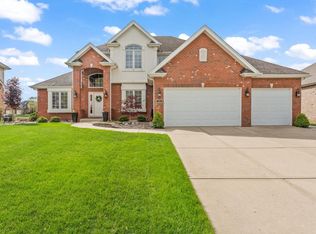 186 Primrose Dr, Dyer, IN 46311