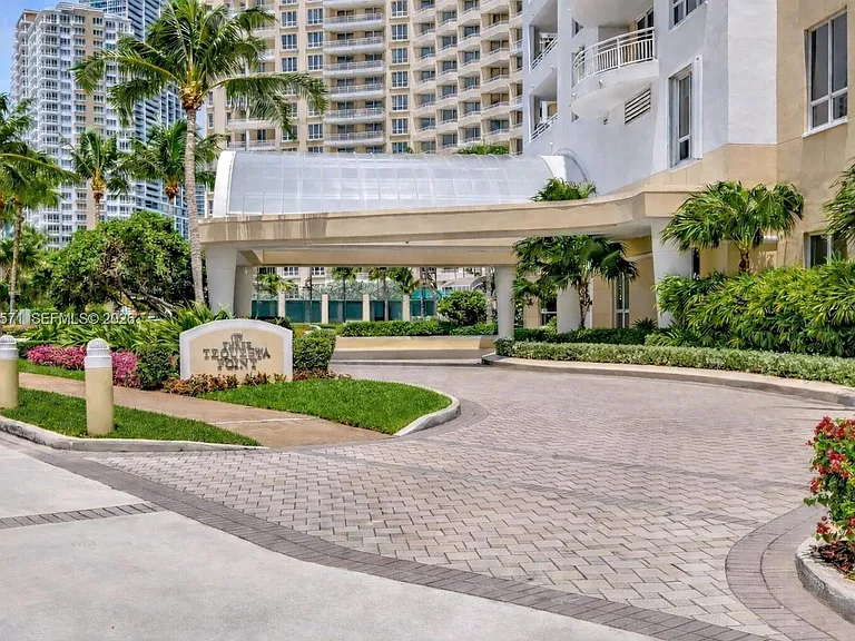 848 Brickell Key Dr #905 — Photo 26