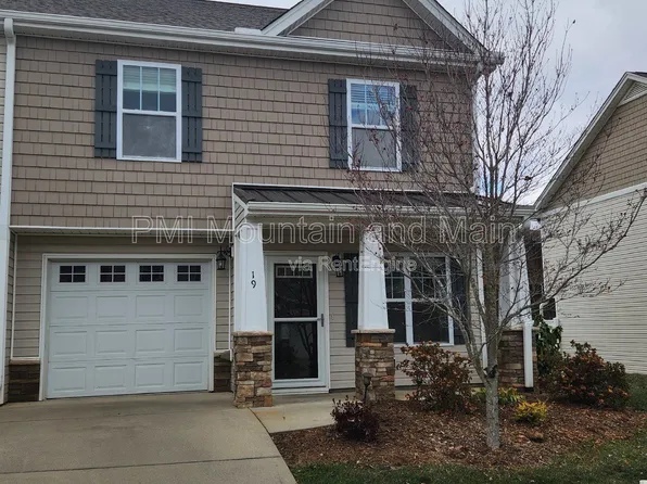 19 Barnett Shoals Dr, Weaverville, NC 28787