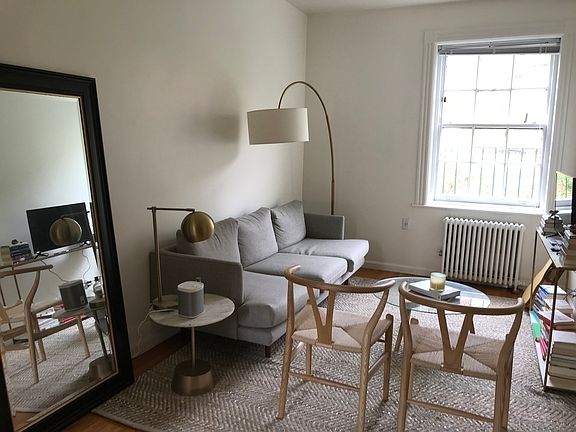 2nd image of 15 Columbia Pl APT 7