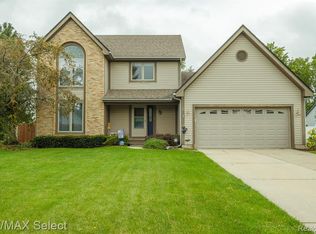 6054 Chatham Ct, Grand Blanc, MI