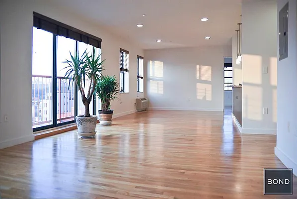 Rented by Bond New York | media 25