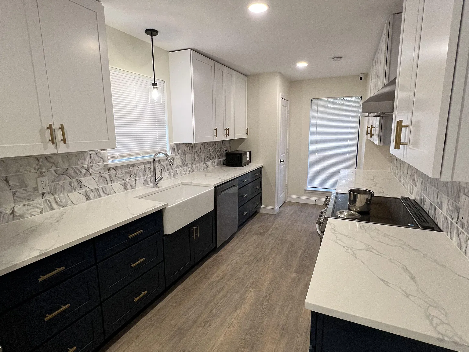 4 bed, 3.0 bath, 2339 sqft, $455 — Photo 2