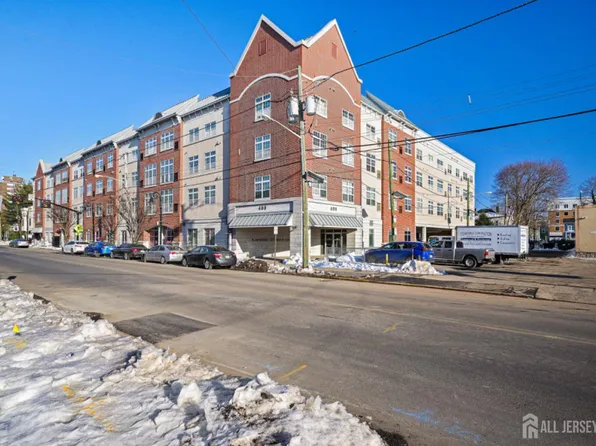 400 E Front St APT 420, Plainfield, NJ 07060