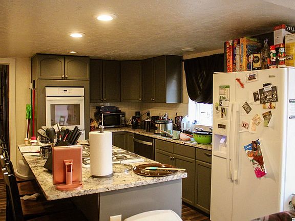 5th image of 802 S 10th St