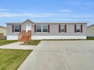 9439 Crystal Tarn Dr, Fenton, MI