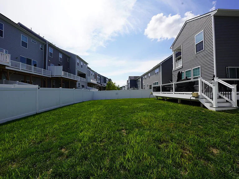 10909 Meridian Hill Way — Photo 17
