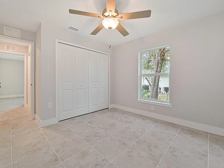 6076 Lacota Ave — Photo 16