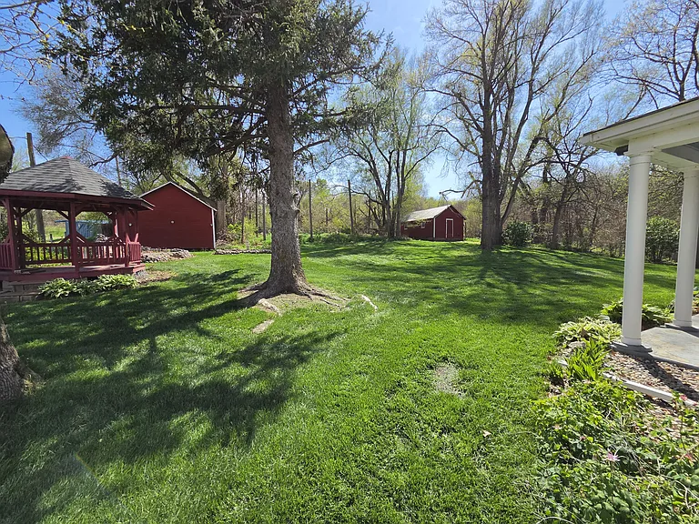 1761 Highway 275 — Photo 25