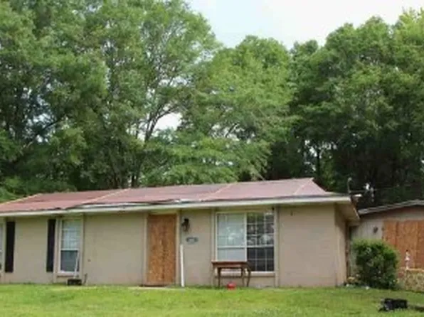 927 Manoy Dr, Jacksons Gap, AL 36861