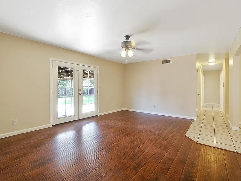 4335 W Tulare Ave — Photo 10