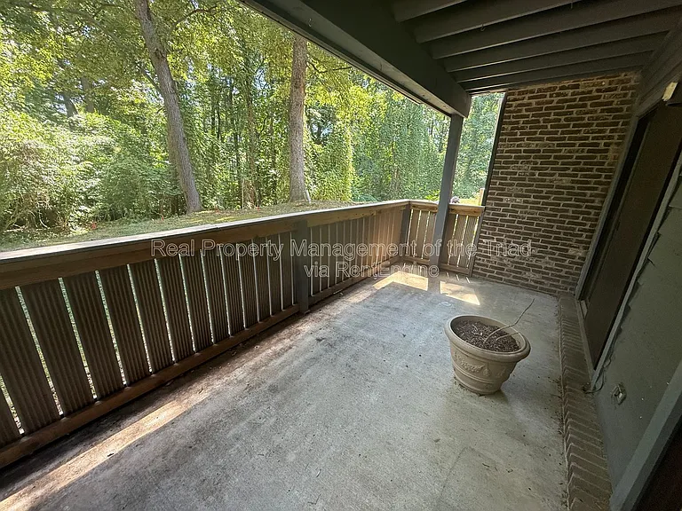 2937 Oaktop Cir — Photo 14