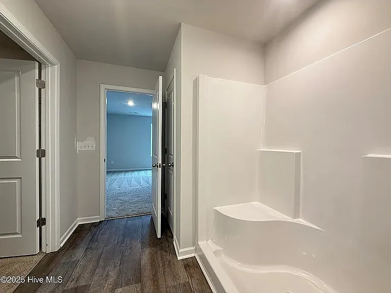 4 bed, 2000 sqft, $2,300 — Photo 3