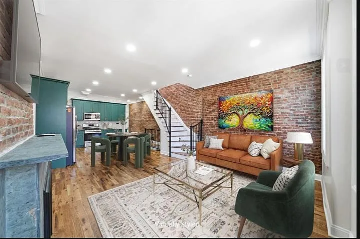 37 Astoria Pl #2 — Photo 2