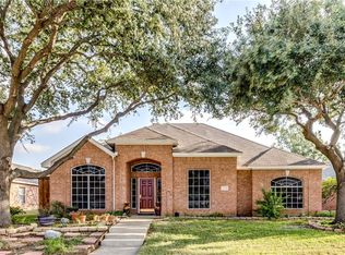 2754 Kingswood Blvd, Grand Prairie, TX 75052
