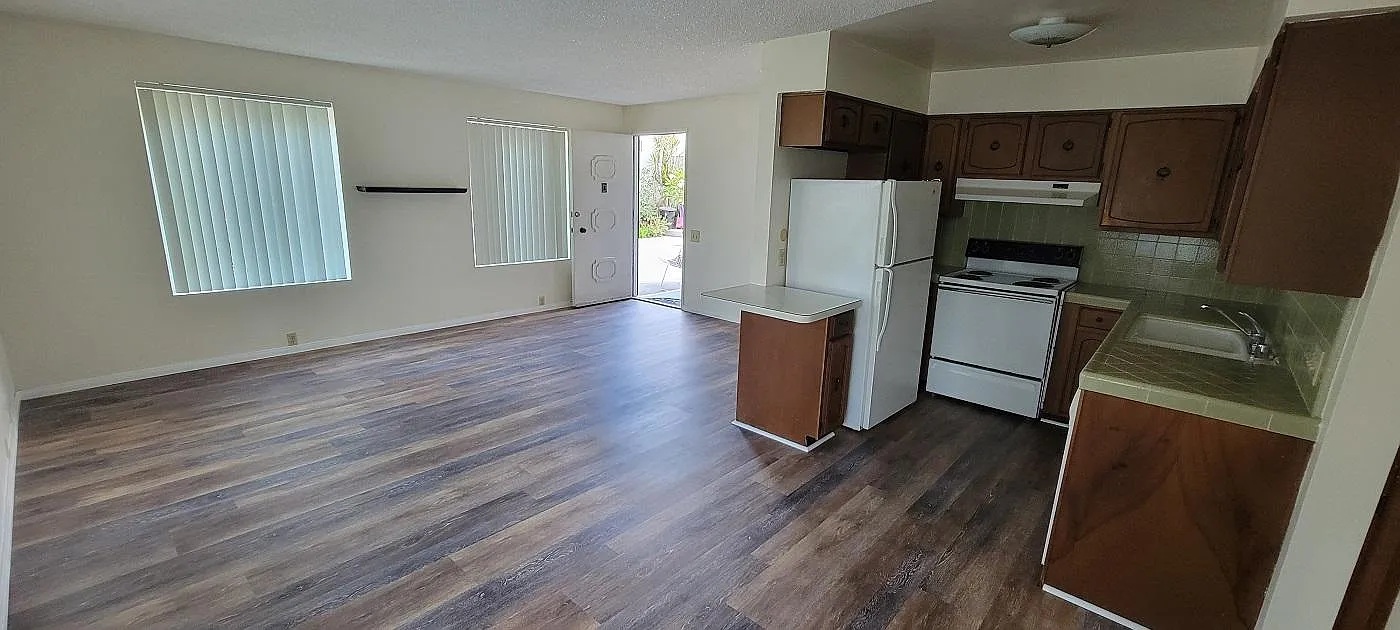 2 bed, $2,595 — Photo 2