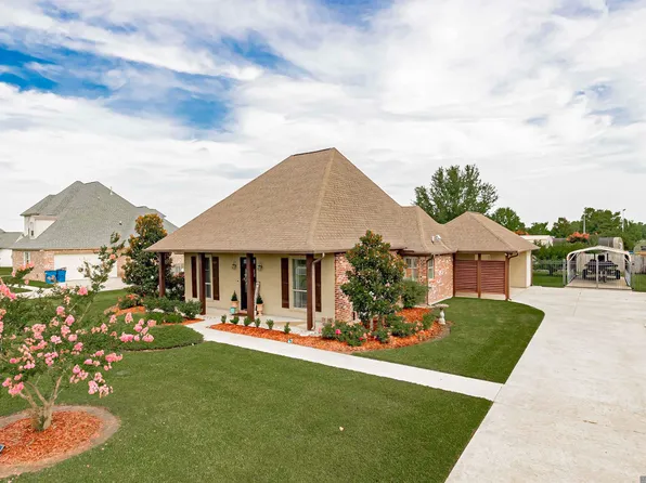 211 Amelia Ct, New Roads, LA 70760